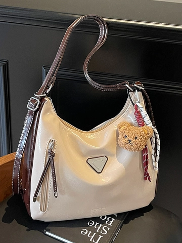 Sac Fourre-tout en Cuir PU Brillant Style Britannique Vintage pour Femmes Sac à Épaule Hobo Grande Capacité Avec Décor Triangle