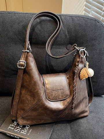 Borsa Tote in Pelle PU Retrò Donna Grande Capacità Commuter Borsa a Tracolla Versatile Borsa a Mano Con Ciondolo da Baseball