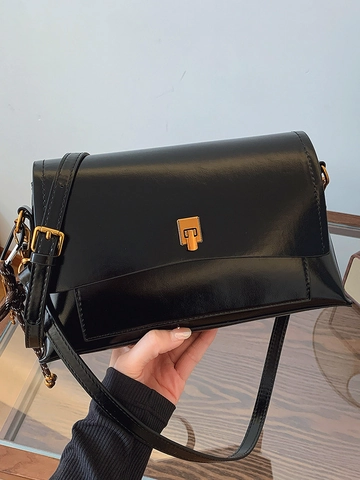 Vintage Damen Ölwachs PU Leder Umhängetasche Minimalistische Flip Schultertasche Mit Goldenem Schloss Und Geflochtenem Anhänger