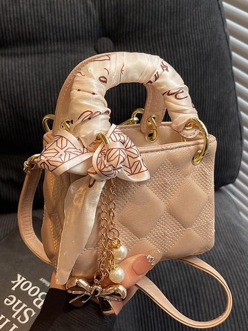 Elegante PU Leder Gesteppte Mini Handtasche Für Damen Mit Seidenschal Griff Und Künstlichem Perlenbogen Anhänger Umhängetasche Alltag