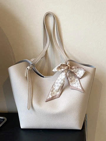 Borsa Tote in Pelle PU a Grande Capacità da Donna Con Sciarpa di Seta a Motivo a Cuore Elegante Borsa a Tracolla Retro E Pochette