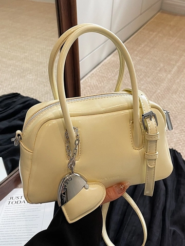 Minimalistische PU Leder Kissentasche Für Damen Einfarbige Handtasche Mit Herzanhänger Vielseitige Umhängetasche