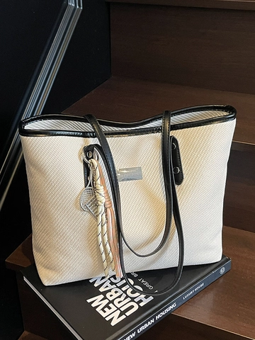 Einfache Große Kapazität PU Leder Tote Bag Für Damen Retro Einfarbig Pendler Umhängetasche Mit Modischem Quastenanhänger