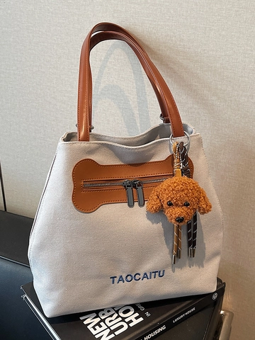 Bolso Tote de Lona de Gran Capacidad para Mujer Mochila Bolso de Hombro Multiusos Con Parche de Cuero Hueso Llavero de Peluche Bordado