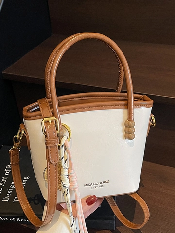 Style Coréen Femmes PU Cuir Sac Seau Minimaliste Sac Bandoulière Tote Bag Avec Pendentif Raquette de Tennis Sac à Main Polyvalent