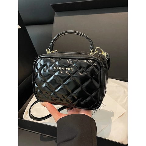 Women Quilted Diamond Lattice Shoulder Bag Fashion Synthetic Leather Crossbody Bag Gold Hardware Small Square Handbag Daily Elegant Bag