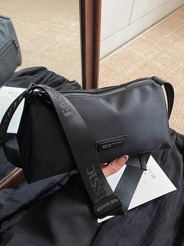 Borsa a Tracolla Minimalista da Donna in Nylon Nero a Cuscino con Tracolla Classica con Lettere Moda Leggera per il Pendolarismo