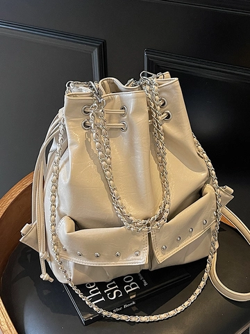 Damen Koreanischer Moto Stil Kordelzug Eimer Rucksack PU Leder Mode Silberne Nieten Kette Umhängetasche Pendler Große Tasche