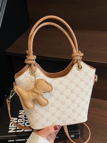 Bolso Bombonera de Cuero PU con Estampado de Monograma para Mujer con Asa con Nudo y Amuleto de Perro Bolso de Hombro