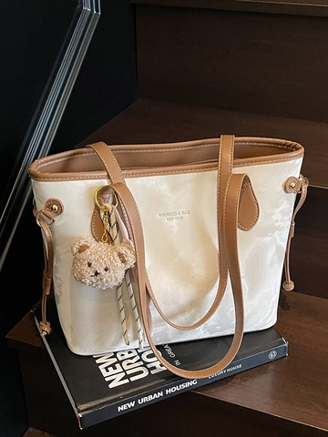 Sac Fourre-tout en Cuir PU Grande Capacité pour Femmes Motif Marbre Sac à Épaule Avec Pendentif Ours Mode Urbaine Travail