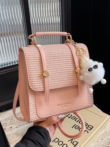 Koreanischer Stil Gewebtes PU Leder Kleine Quadratische Tasche Für Damen Vielseitiger Mode Rucksack Mit Plüsch Anhänger Handtasche