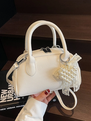 Sac Boston Style Coréen pour Femmes en Cuir PU Grainé Litchi Avec Pendentif Coeur Perle Sac à Bandoulière Mode