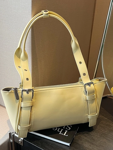 Modern PU Leather Underarm Shoulder Bag For Women Large Capacity Baguette Style With Silver Buckle Eyelets Retro Commuter Handbag