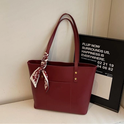 Sac Fourre-Tout de Grande Capacité en Cuir PU pour Femmes Sac à Épaule Élégant Avec Décoration de Foulard Rouge Vin Couleur Unie
