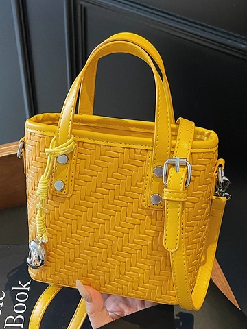Damen Gewebte PU Leder Eimertasche Herzanhänger Verstellbarer Riemen Schulter Crossbody Handtasche Koreanische Mode Sommer 2025 Tote