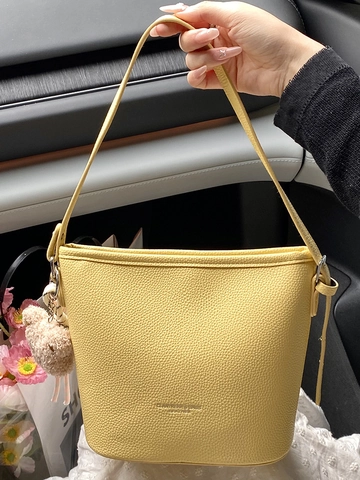 Damen Urban Minimalistisch PU Leder Eimertasche Mode Litschikorn Schulter Umhängetasche Mit Süßem Plüsch Bär Anhänger Große Kapazität