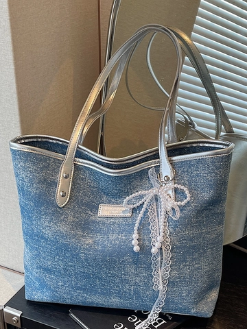 Borsa Tote in Denim da Donna di Grande Capacità Borsa a Tracolla Scintillante con Ciondolo a Fiocco in Perle Artificiali e Pizzo