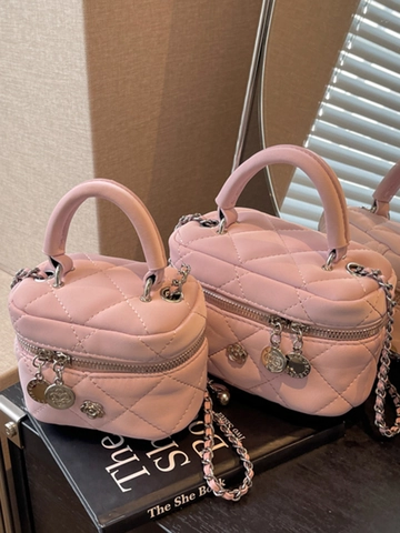 Borsa a Tracolla a Catena Trapuntata a Rombi Moda Donna Borsa in Pelle PU Mini Borsa da Toilette Con Ciondolo Camelia Borsa a Spalla