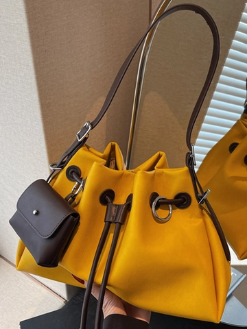 Nuevo Bolso Bombonera de Cuero PU Plisado para Mujer Gran Capacidad Cordón Bolso de Hombro Con Mini Pochette Minimalista Urban Tote