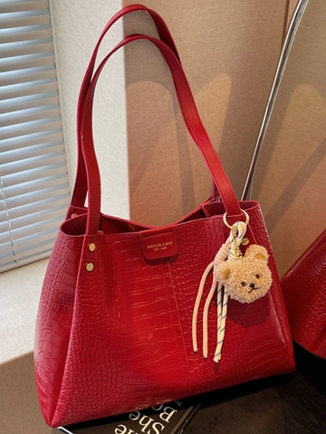 Grand Sac Fourre-Tout à Motif Crocodile pour Femmes Cuir PU Mode Épissage Sac à Bandoulière Sac à Main Style Urbain Avec Pendentif