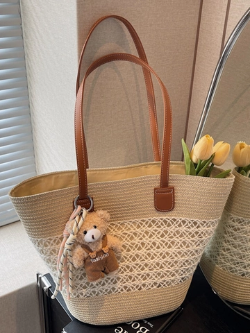 Damen Große Kapazität Stroh Gewebte Tragetasche Kontrast Patchwork Hohl Umhängetasche Mit Bär Anhänger Sommer Strand Handtasche
