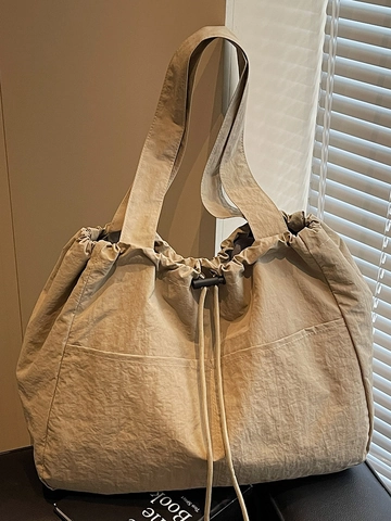 2025 Nouveau Sac à Épaule en Nylon Imperméable Grande Capacité Avec Cordon et Plis Sac Cabas Décontracté pour Femmes