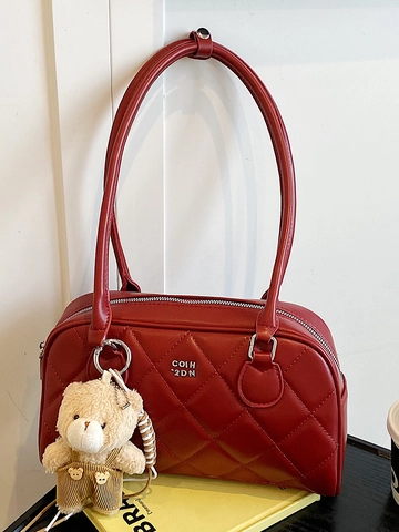 Bolso de Hombro Acolchado para Mujer Cuero PU Bolso Bowling Con Colgante de Oso Pespunte Bolso de Axila Color Sólido Urban Tote