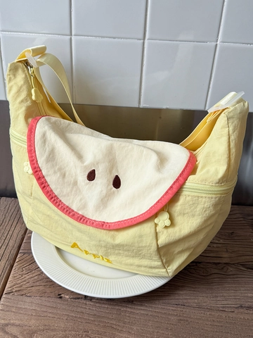 Sac à Épaule en Nylon pour Femmes Thème Fruits Style Japonais Croissant Sac d'Aisselle Avec Broderie Sac Bandoulière Quotidien