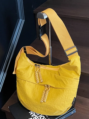 Women Fashion Nylon Dumpling Bag Urban Minimalist Shoulder Crossbody Bag Pleated Crescent Bag With Woven Zipper Pull