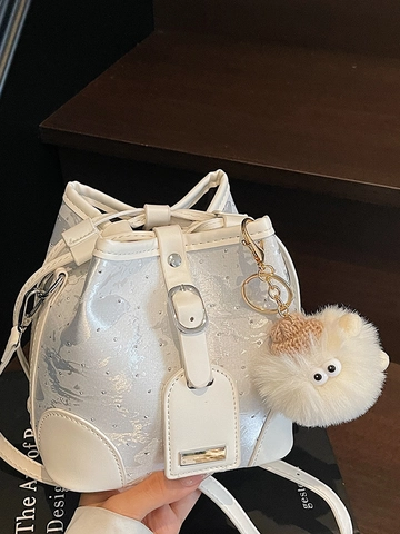 Bolso Bombonera Pequeño de Cuero PU de Moda para Mujer Color de Contraste Bolso de Hombro con Cordón con Lindo Colgante de Peluche