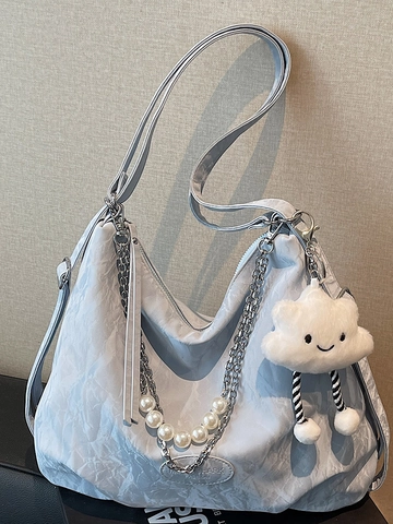 Urban Minimalistisch Damen Schultertasche Mit Großer Kapazität Faltenstruktur PU Leder Tote Mit Perlenkette Und Wolkenanhänger