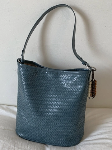 Modische Gewebte Eimertasche Für Damen Große Kapazität PU Leder Umhängetasche Mit Perlenanhänger Urban Einfache Handtasche