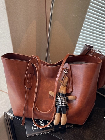 Bolso Tote de Cuero PU de Gran Capacidad para Mujer Con Lindo Colgante de Conejo Estilo Urbano Simple Bolso de Hombro para Trabajo Diario Escuela