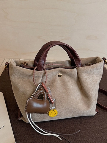 Sac à Main Femme en Suède Minimaliste Style Coréen Mode Sac à Bandoulière Texture Souple Sac Messager Avec Pendentif Sourire