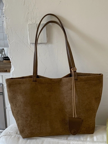 Bolso de Mano de Gamuza de Gran Capacidad Bolso de Hombro Vintage Mate Bolso de Trabajo Urbano Niche Con Colgante de Cuero para Mujer