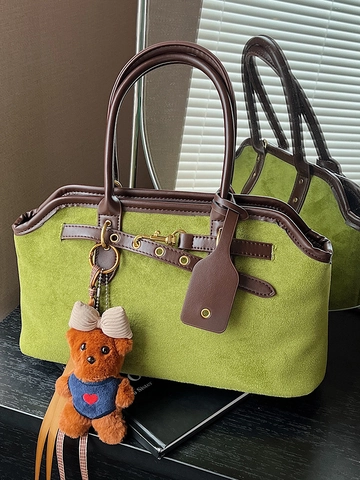 Bolso Tote de Gamuza Vintage para Mujer Patchwork Minimalista Viaje Diario Bolso de Hombro Bolso Axilar Con Colgante de Oso