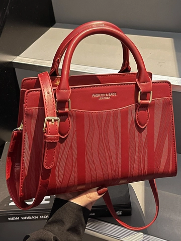 Rote PU Leder Umhängetasche Für Damen Elegante Hochzeit Tote Handtasche Gold Hardware Vielseitige Mode Einfache Umhängetasche