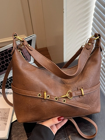 Vintage Women Large Capacity PU Leather Shoulder Bag Urban Minimalist Tote Underarm Bag With Retro Metal Buckle Decoration