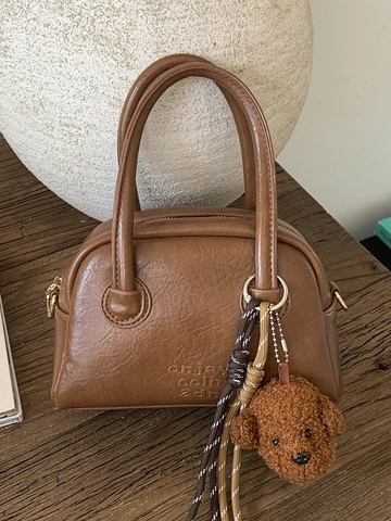 Retro PU Leather Bowling Bag For Women Minimalist Pillow Shoulder Bag With Teddy Bear Pendant Commuter Top Handle Handbag