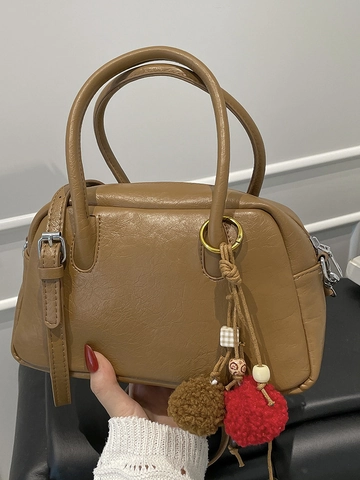 Damen PU Leder Boston Umhängetasche Retro Urban Einfach Handtasche Mit Plüschball Anhänger Lässige Tägliche Pendler Umhängetasche