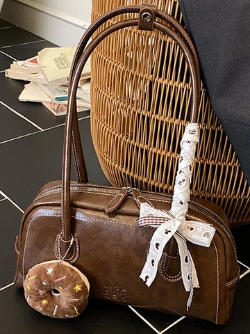 Vintage PU Leather Underarm Shoulder Bag For Women Large Capacity Pillow Bag With Lace Bow Donut Pendant Stitching Handbag