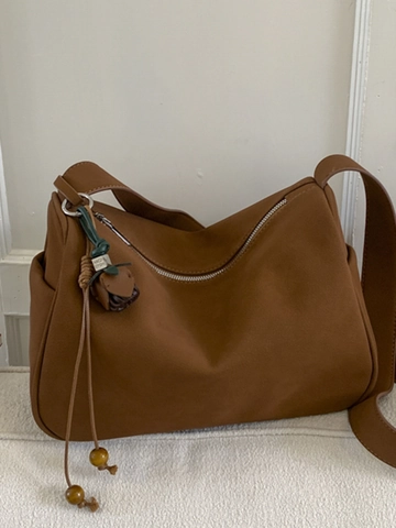 Koreanische Retro Minimalistische Damen Wildleder Schultertasche Hobo Crossbody Tasche Urban Simple Vielseitige Pendeltasche Mit Anhänger