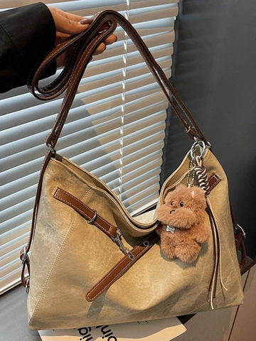 Sac Fourre-tout Vintage en Cuir PU de Grande Capacité pour Femmes Sac à Bandoulière Minimaliste Avec Pendentif en Peluche
