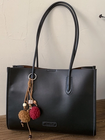 Vintage Große Kapazität PU Leder Tote Bag Für Damen Herbst Einfache Retro Umhängetasche Pendeln Handtasche Mit Anhänger