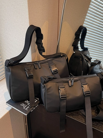 Large Capacity Techwear Messenger Bag Waterproof Nylon Shoulder Bag For Women Casual Urban Minimalist Crossbody Utility Bag
