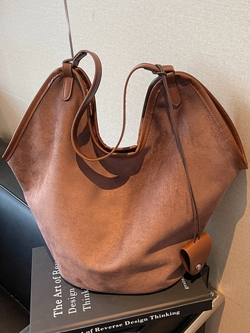 Große Kapazität Wildleder Tragetasche Für Frauen Retro Einfache Mode Einzelschultertasche Weiches Wildleder Handtasche Mit Anhänger