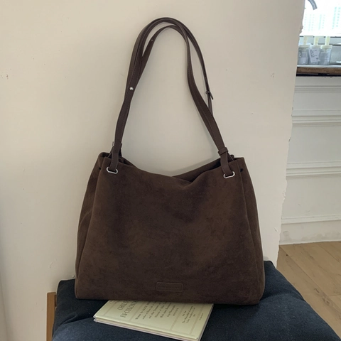 Women's Large Capacity Tote Bag Vintage Suede Shoulder Crossbody Bag Casual Commuter Handbag With Heart Pendant