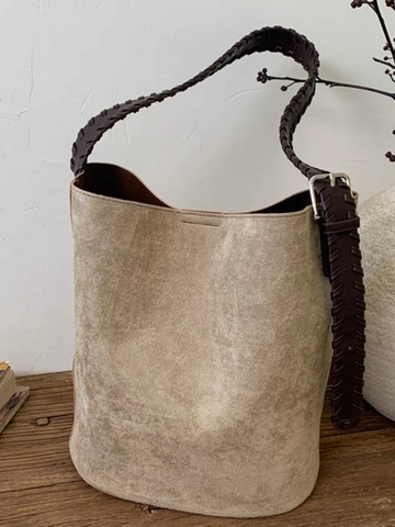 Borsa a Secchiello da Donna in PU Aspetto Scamosciato Grande Capacità Borsa a Spalla Con Tracolla Intrecciata Urban Minimalist
