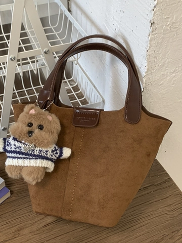 Women Retro Matte PU Leather Bucket Bag Minimalist Suede Feel Shoulder Bag With Cute Bear Charm Versatile Commuter Handbag
