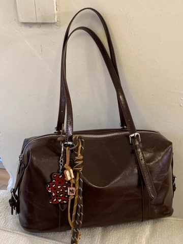 Vintage PU Leder Unterarmtasche Für Damen Große Kapazität Glänzende Schultertasche Mit Anhänger Minimalistische Commuter Handtasche